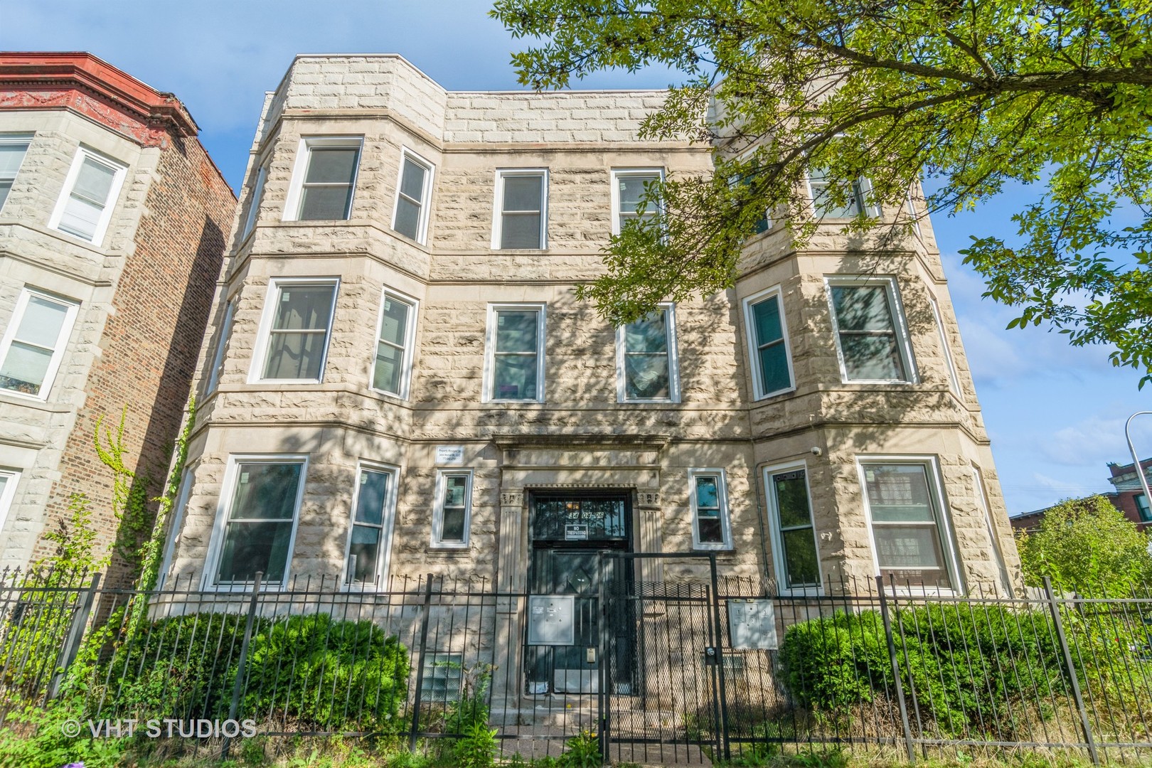 3406 W Walnut Street 1W Property Photo 1