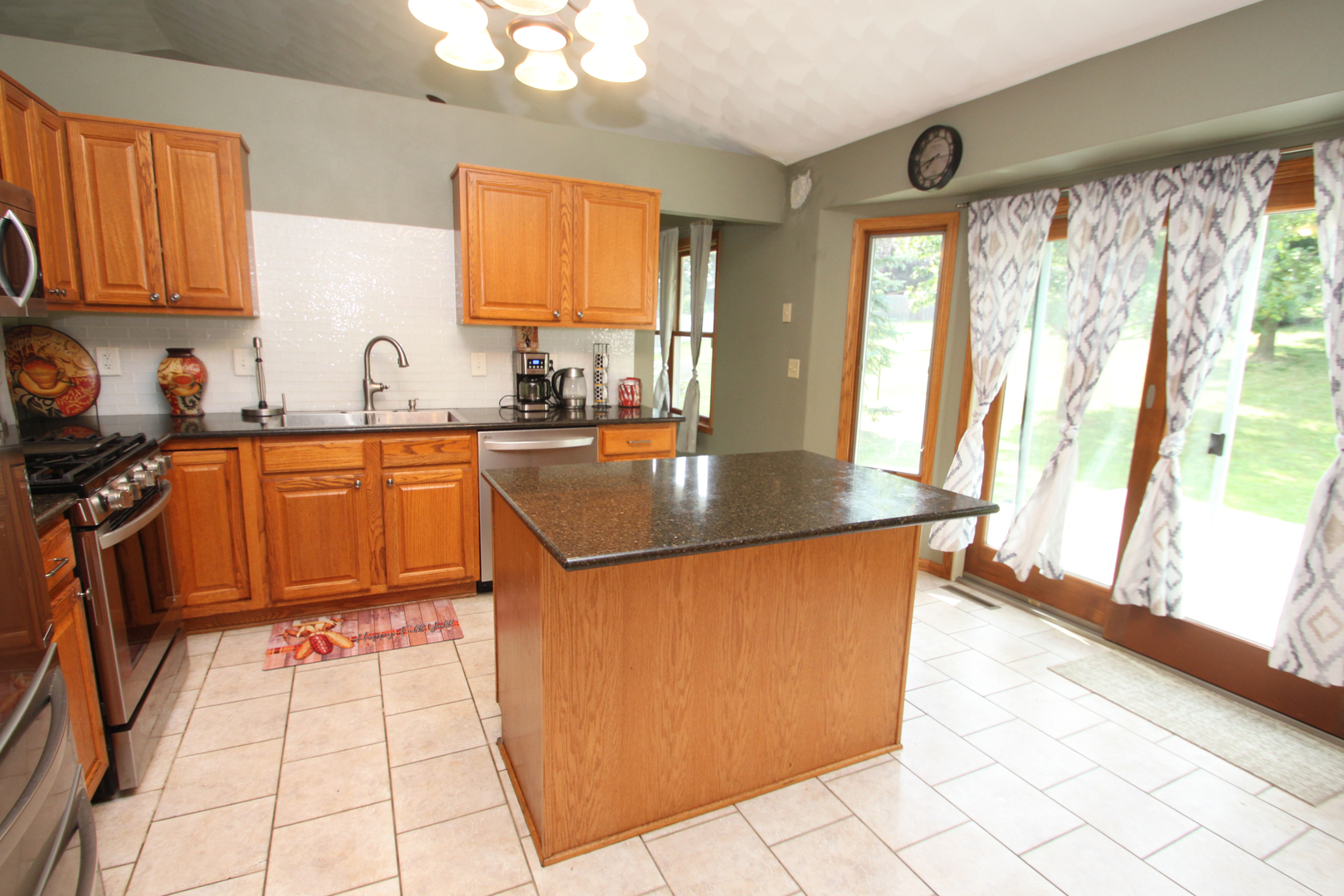 6618 Deer Isle Drive Property Photo 6