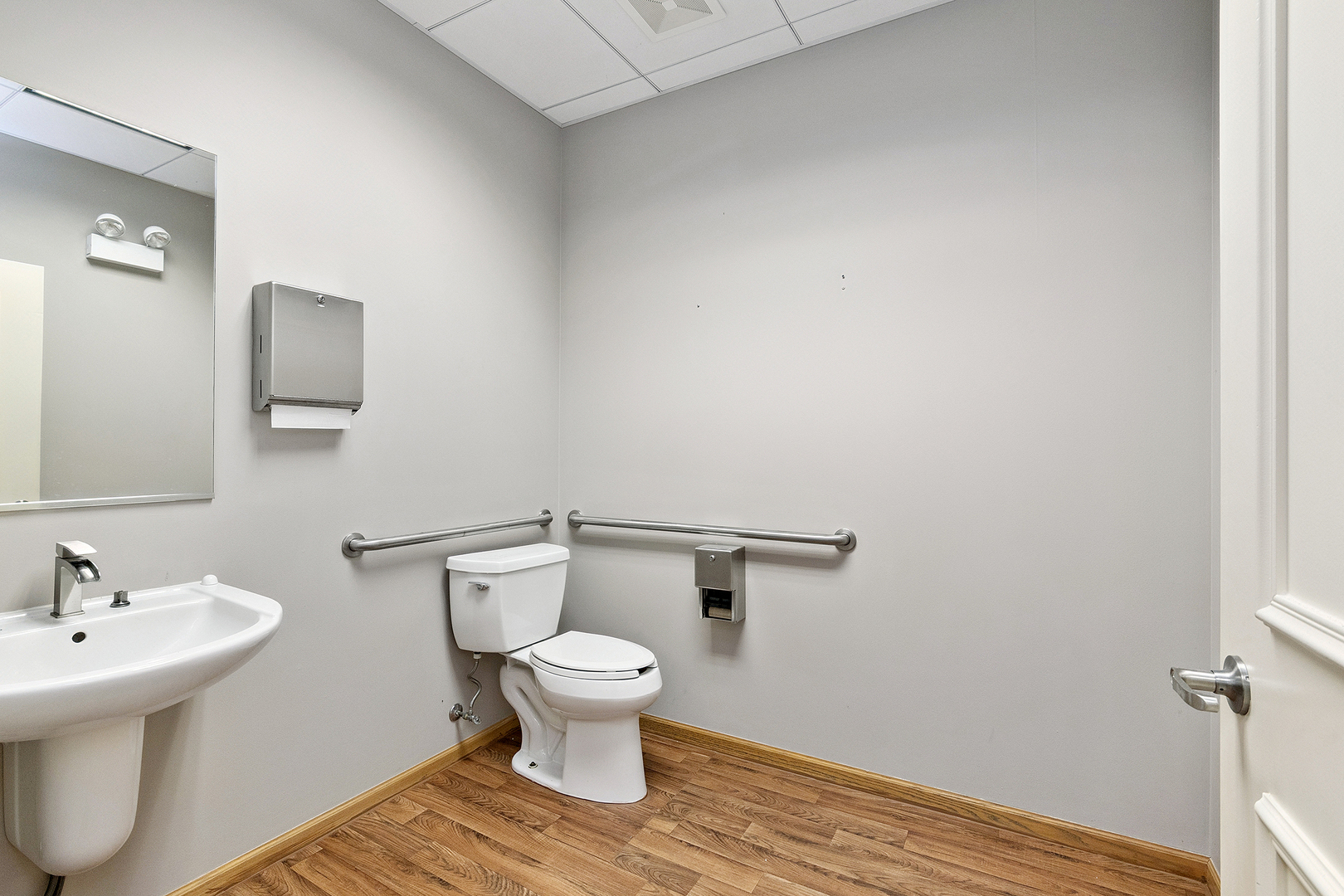 6825 Kingery Highway Property Photo 8