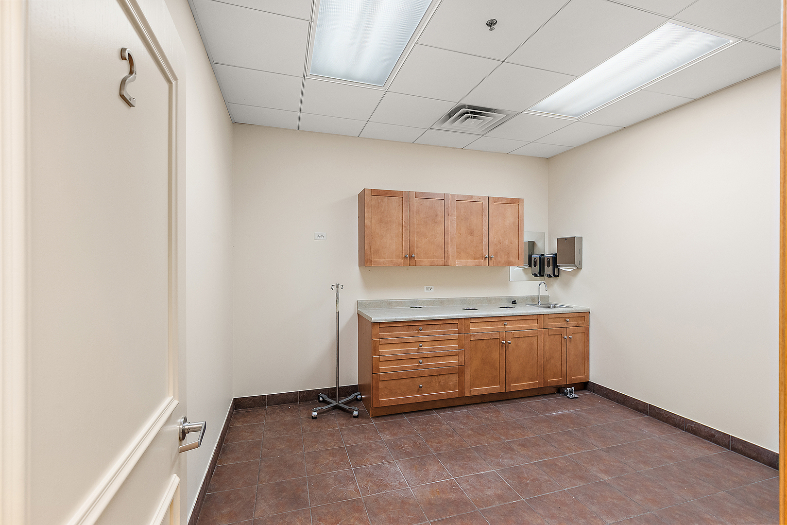 6825 Kingery Highway Property Photo 10