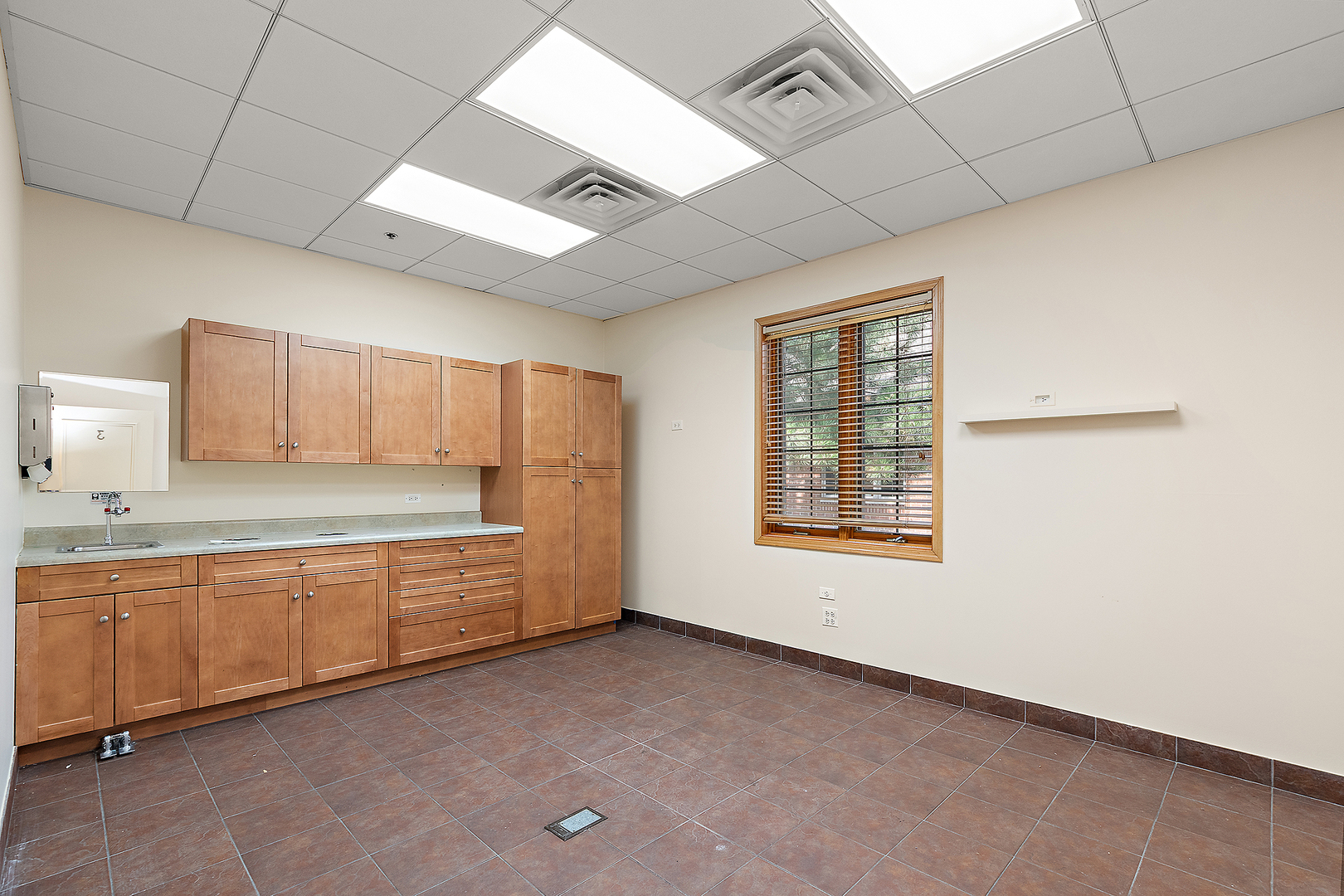 6825 Kingery Highway Property Photo 13