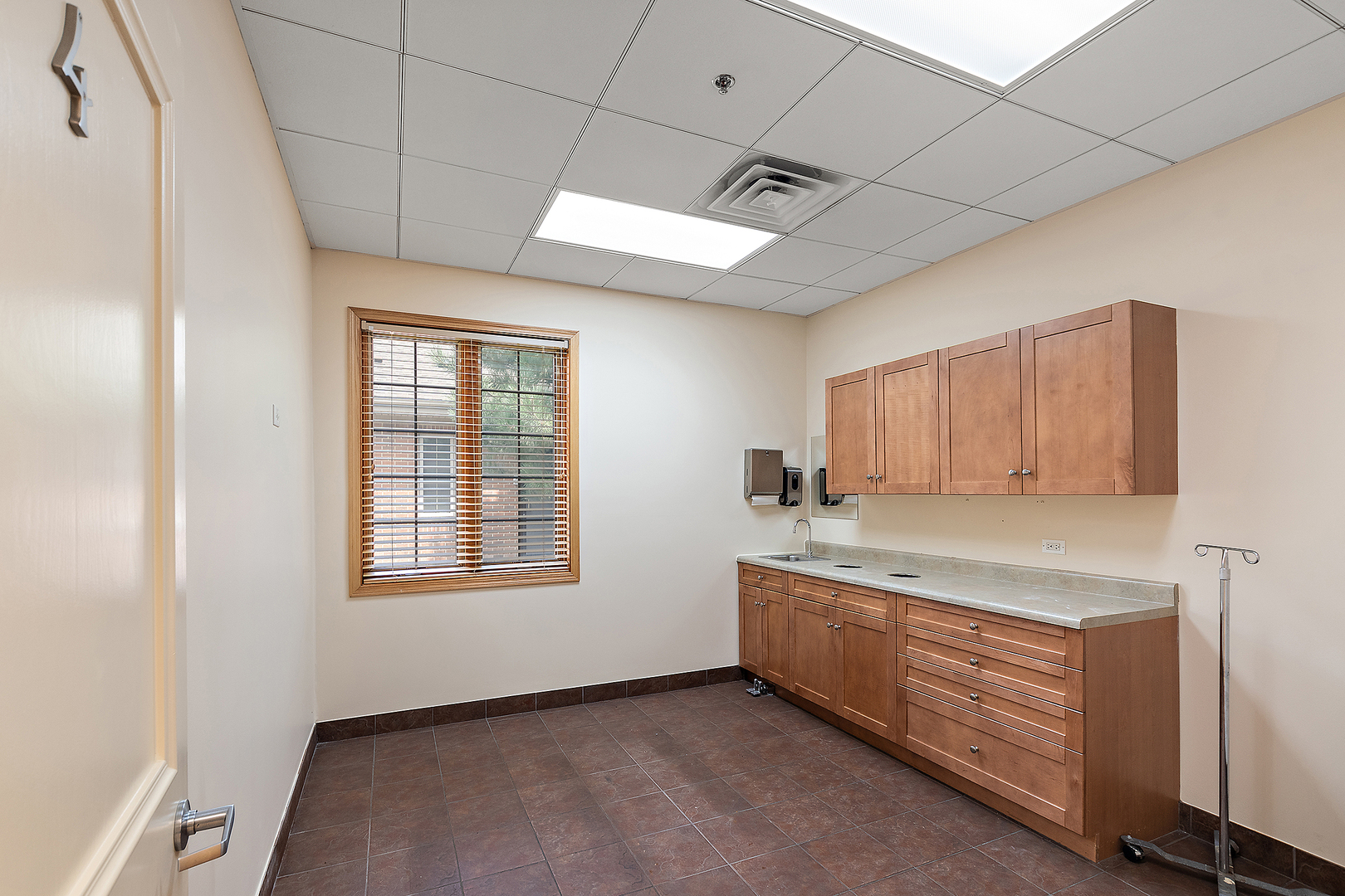 6825 Kingery Highway Property Photo 14