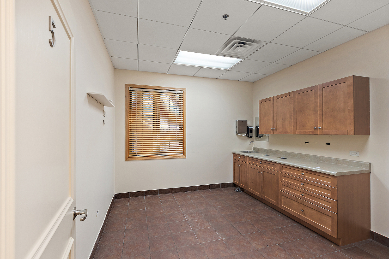 6825 Kingery Highway Property Photo 15