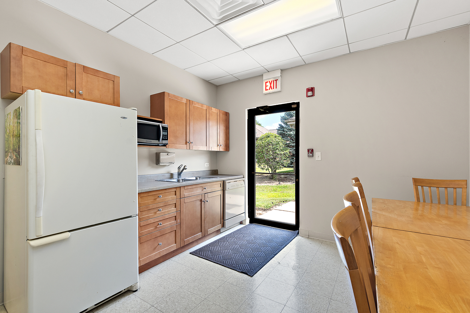 6825 Kingery Highway Property Photo 19