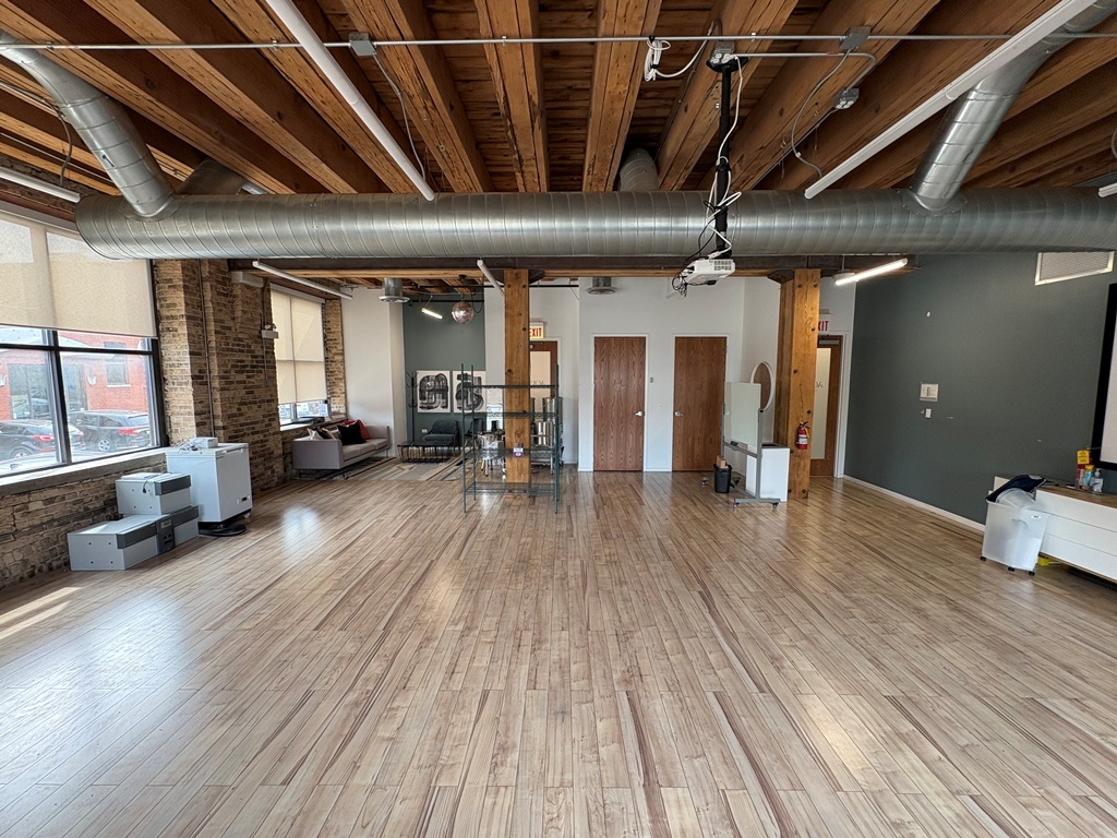1500 W Carroll Avenue 1st-floor Property Photo 2