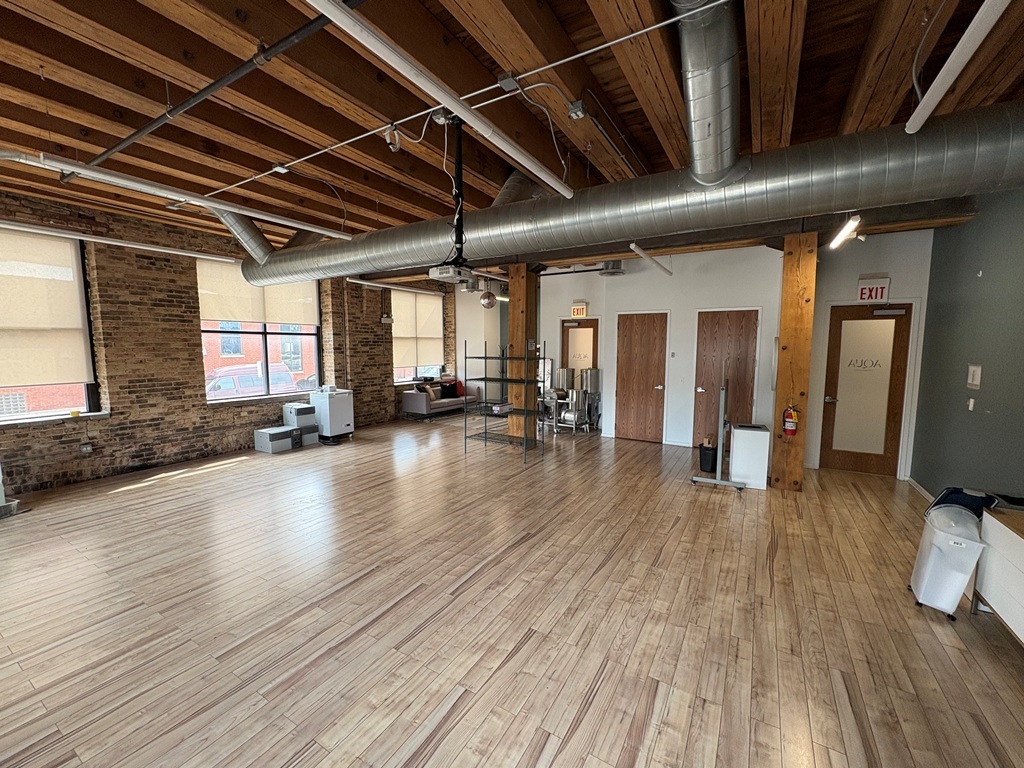 1500 W Carroll Avenue 1st-floor Property Photo 3