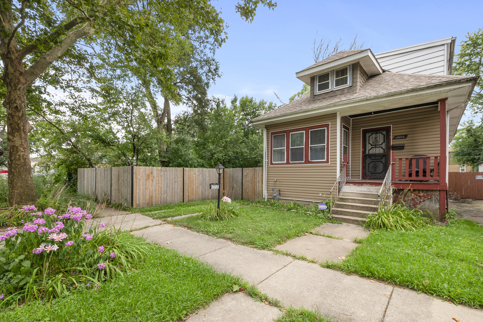12050 S Yale Ave Property Photo 1