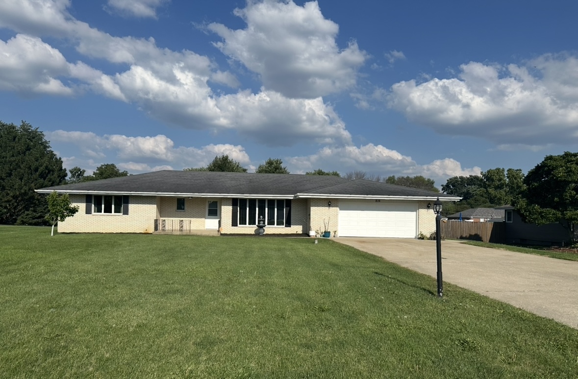 816 Rosary Lane Property Photo 1