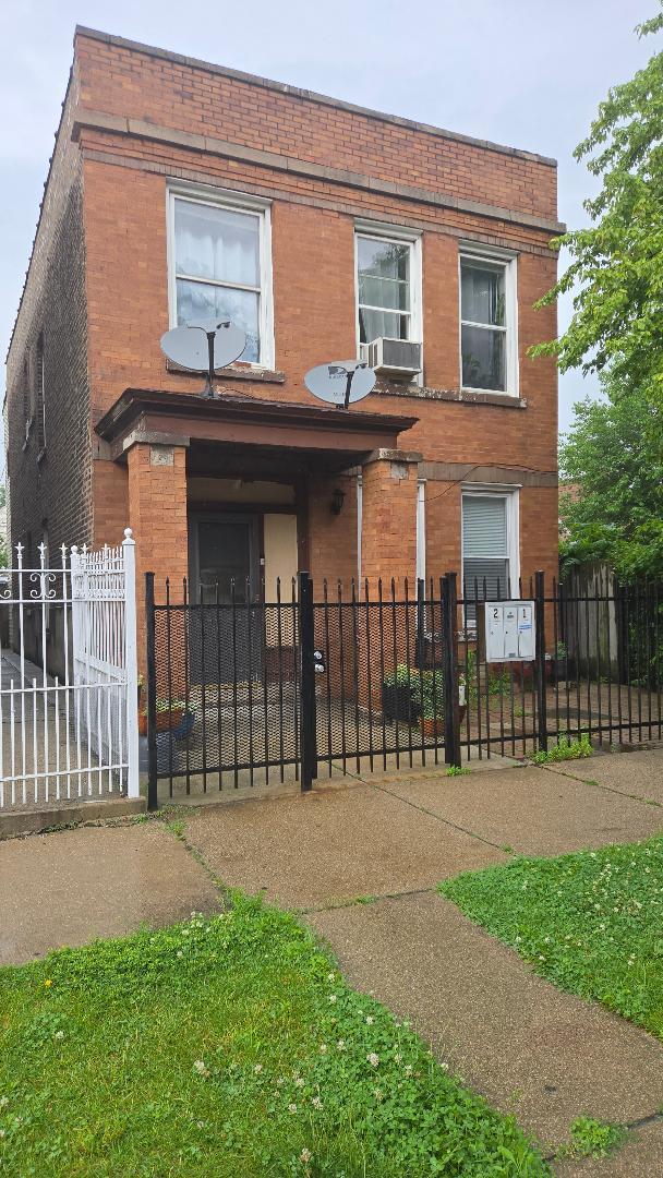 3142 W 40th Place