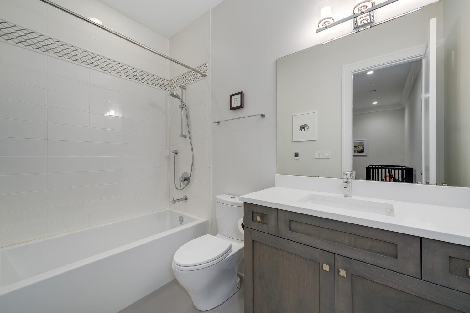 1823 N Bissell Street Property Photo 34