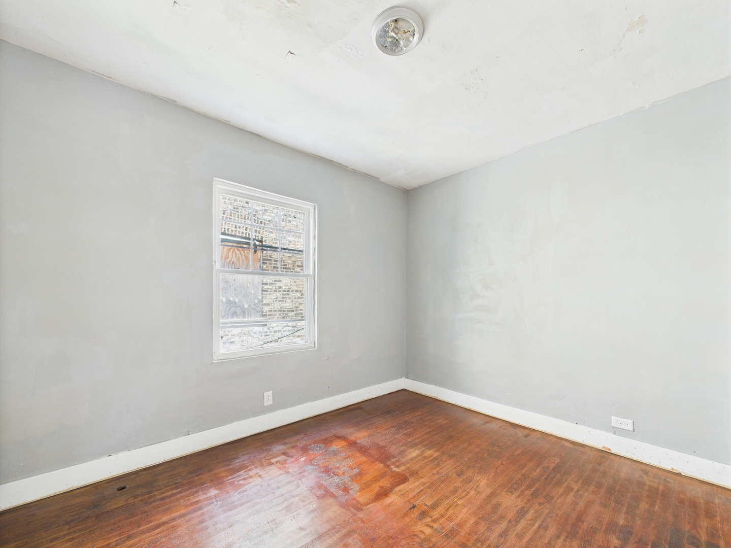 11922 S Perry Avenue Property Photo 8
