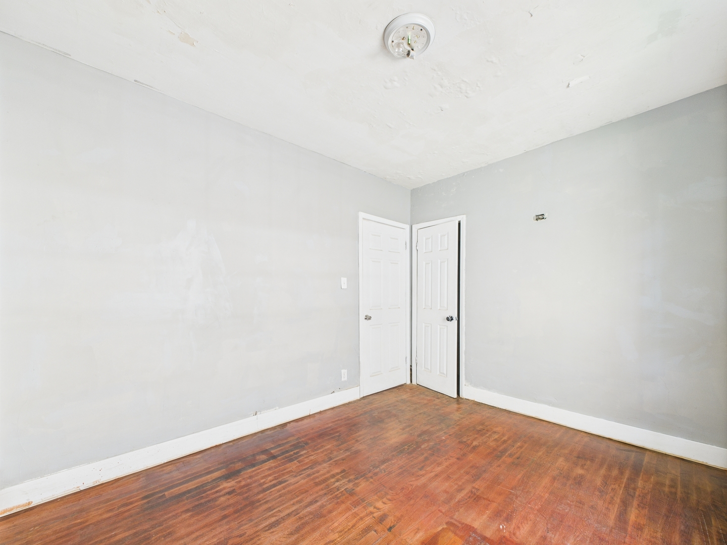 11922 S Perry Avenue Property Photo 9