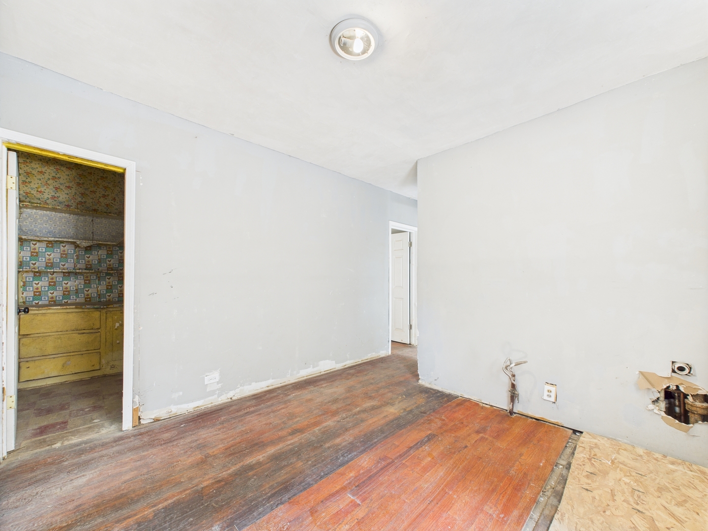 11922 S Perry Avenue Property Photo 14