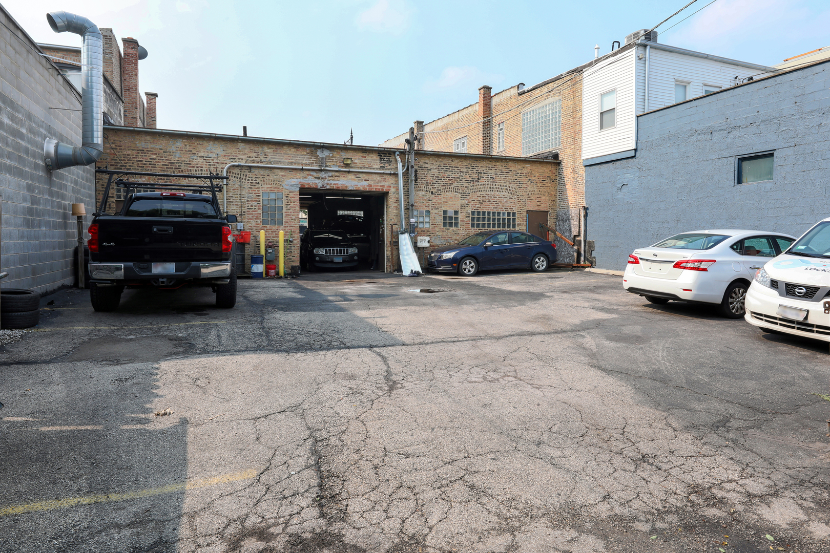 3010 W Irving Park Road Property Photo 10