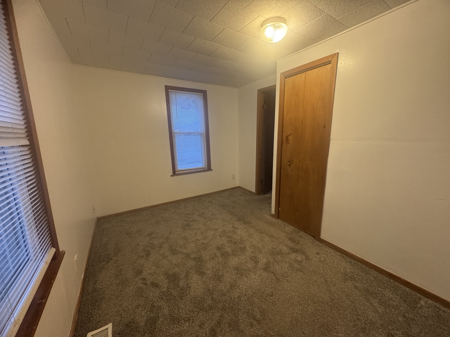 111 Monroe Street Property Photo 8
