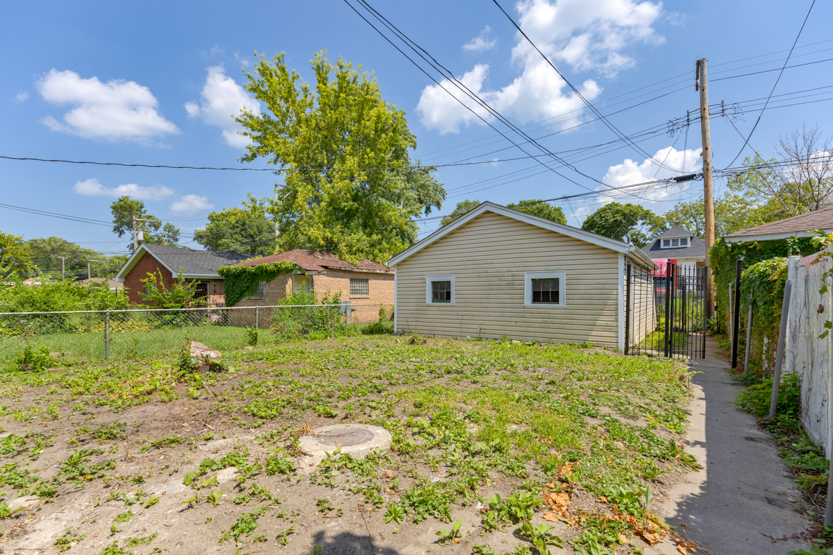 8647 S Kingston Avenue Property Photo 26