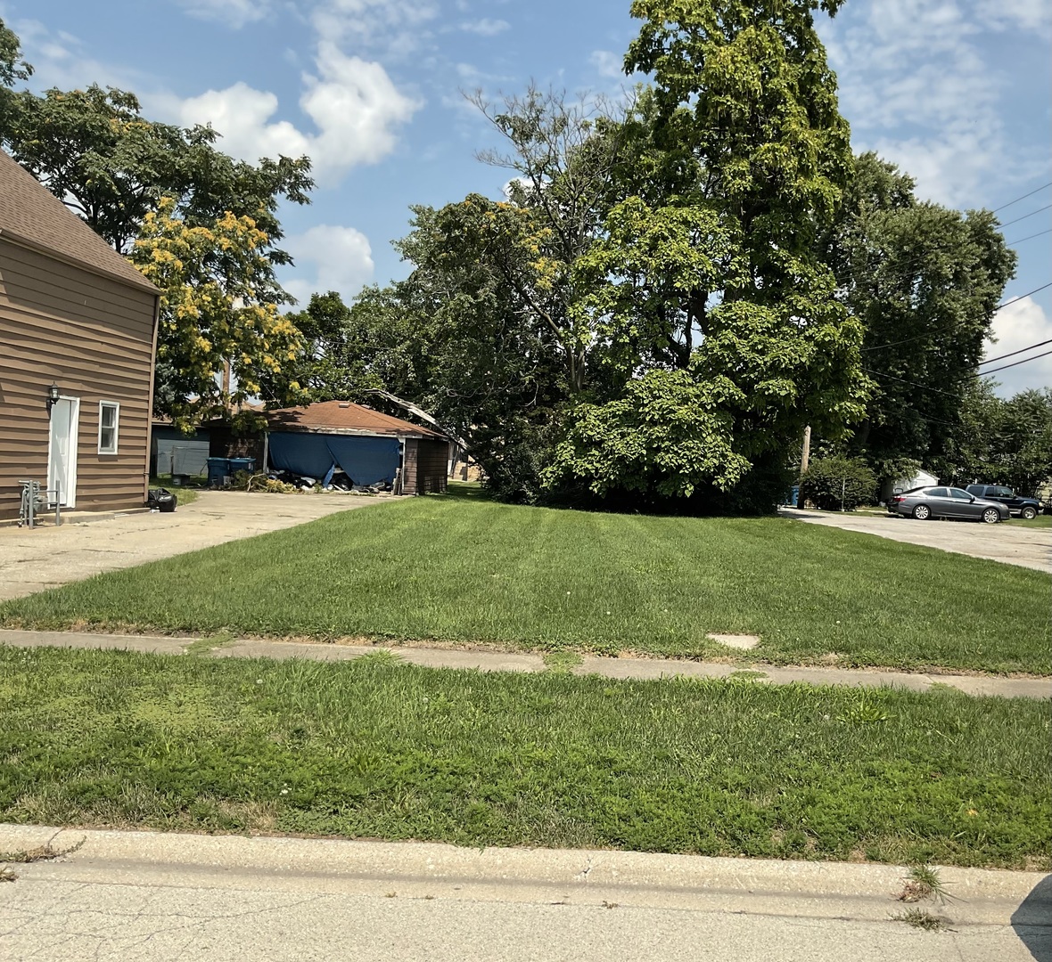 13 W 30th Place Property Photo 3