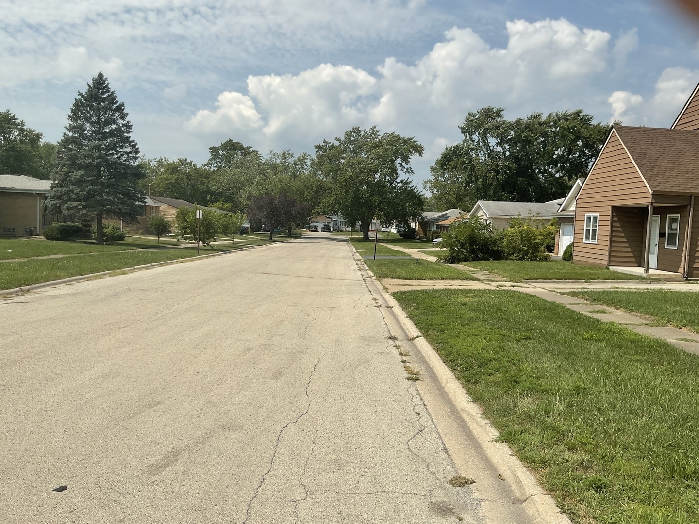 13 W 30th Place Property Photo 4