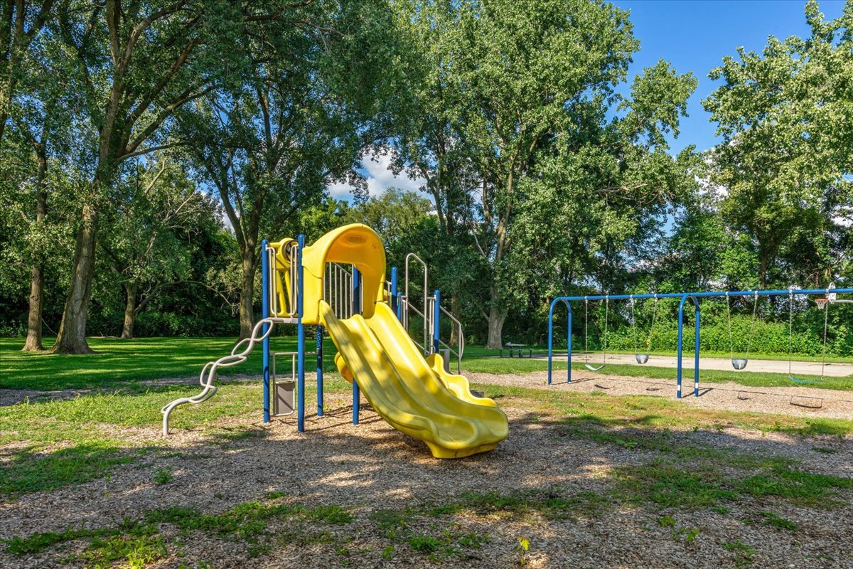 211 Candlewick Drive Property Photo 9