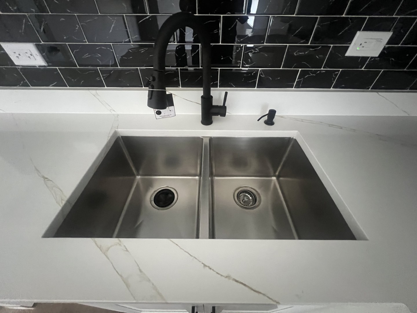 5310 S Wolcott Avenue Property Photo 9