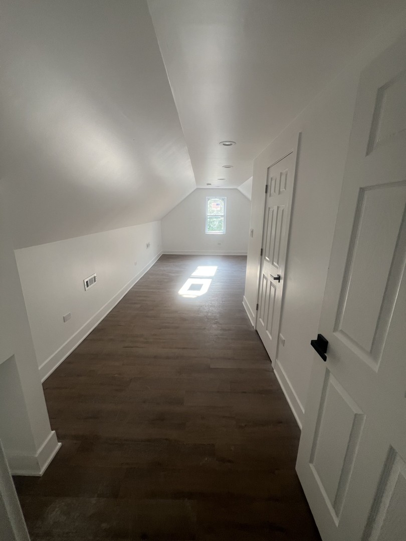 5310 S Wolcott Avenue Property Photo 11