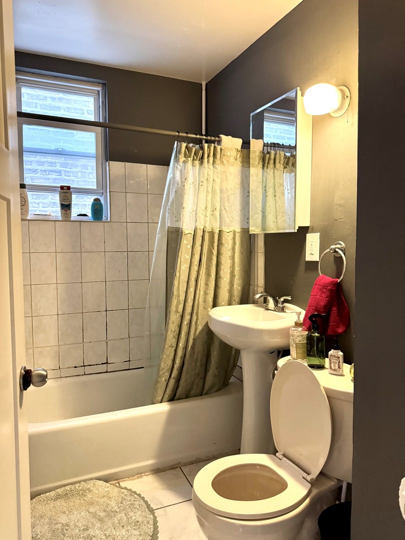 2342 N Kimball Avenue Property Photo 7