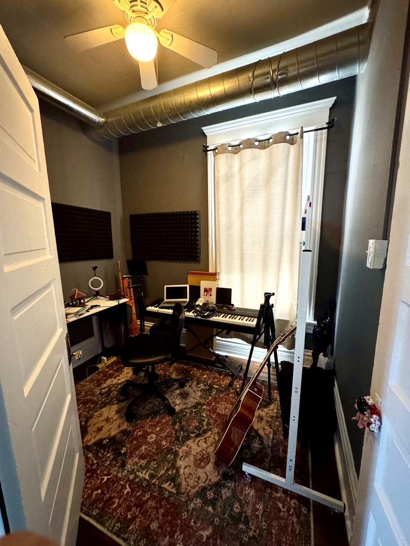 2342 N Kimball Avenue Property Photo 10