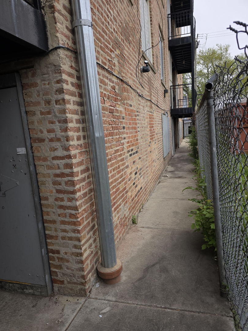 1015-1023 N Pulaski Road Property Photo 4