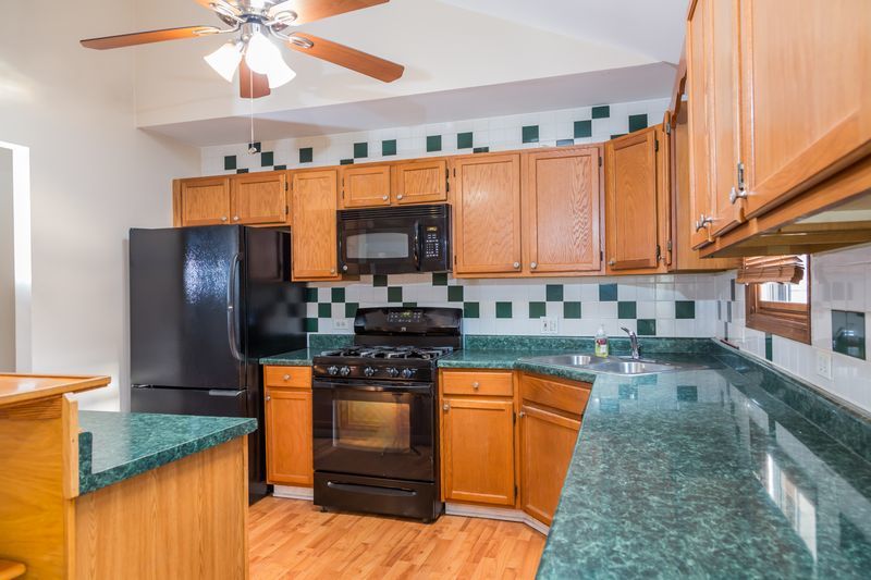 1n344 Darling Street Property Photo 7