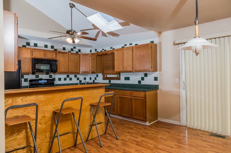 1n344 Darling Street Property Photo 8