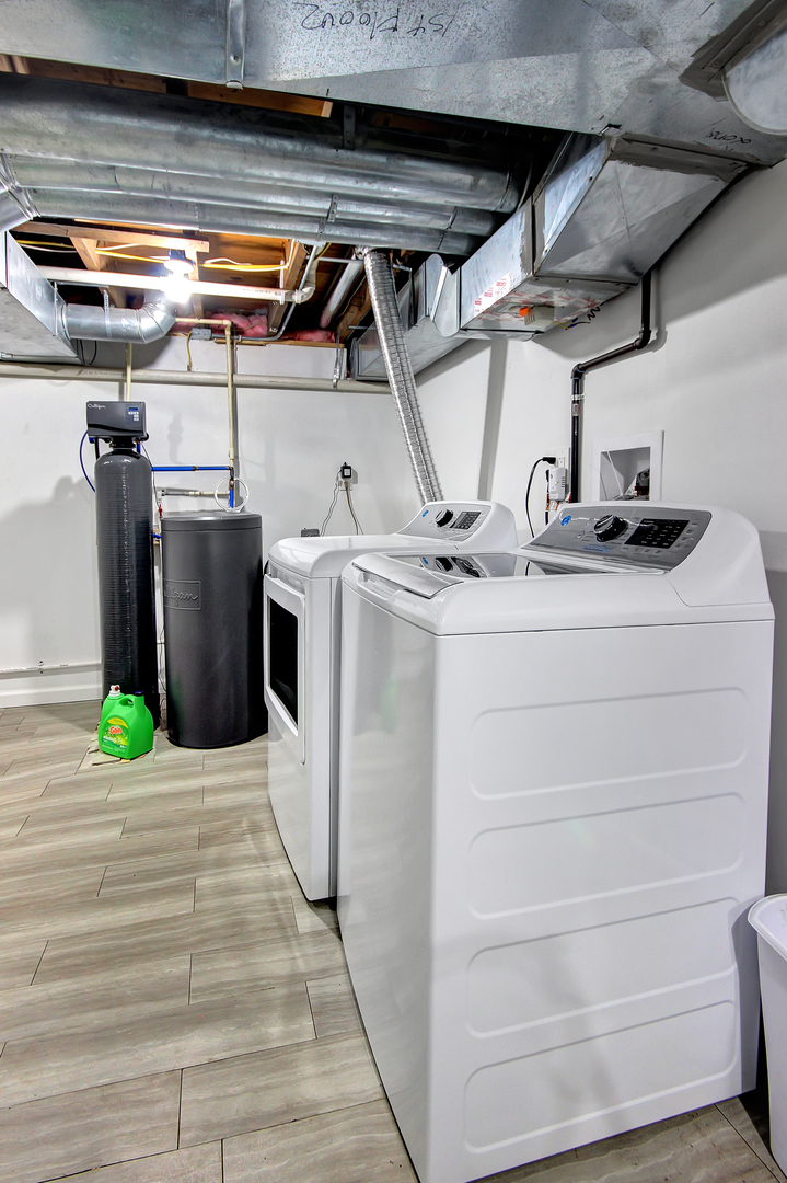 12449861 Property Photo 26