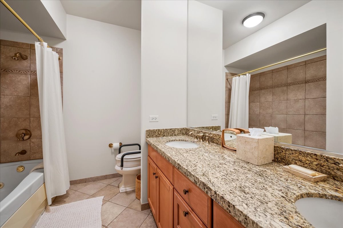 25 E Superior Street 605 Property Photo 8