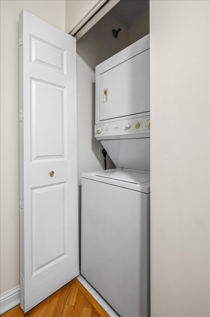 25 E Superior Street 605 Property Photo 10