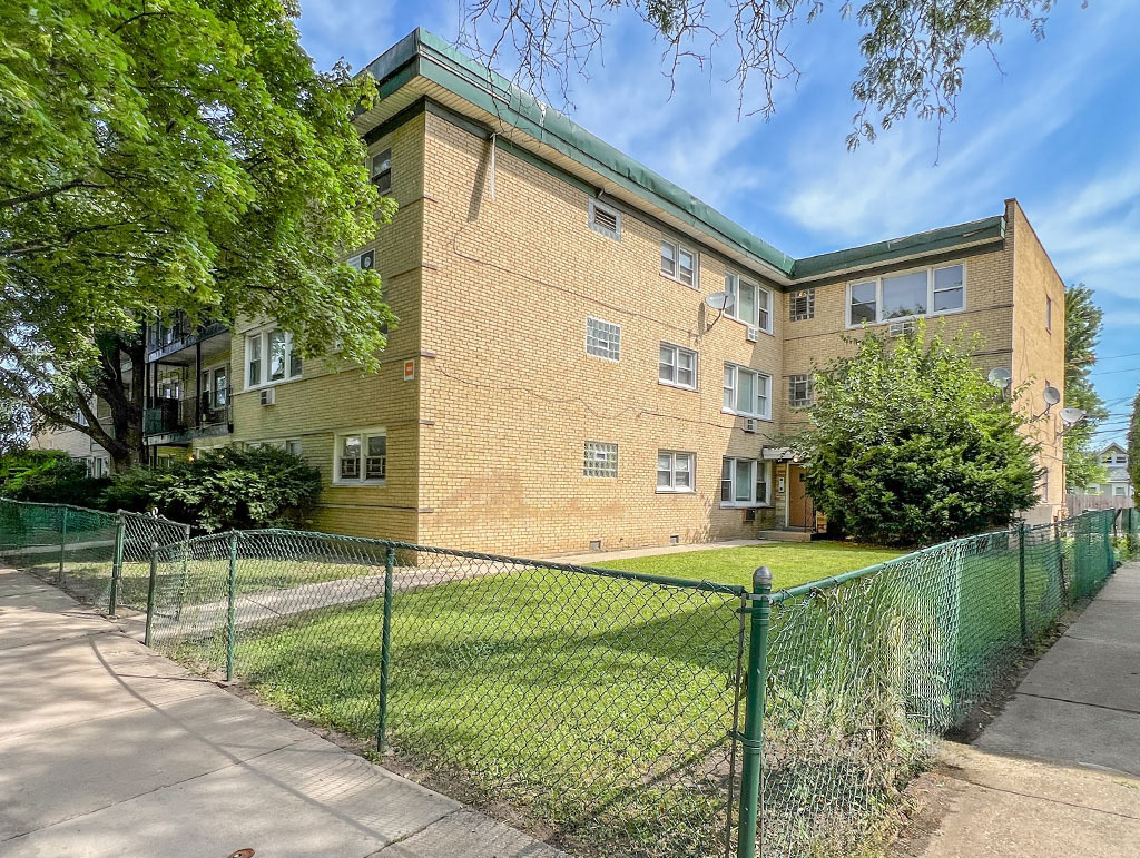 8743 S Beverly Avenue Property Photo 1