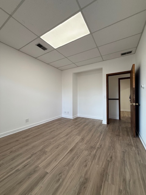 9849 N Gross Point Road Property Photo 7