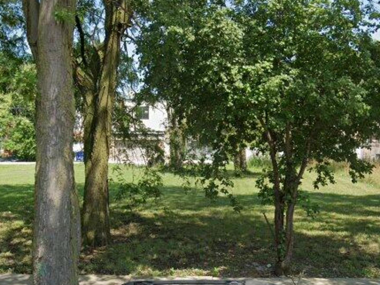 1847 S Sawyer Avenue Property Photo 1