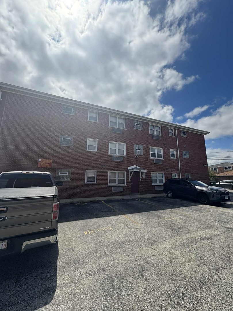 8000 S Pulaski Road 201 Property Photo 1