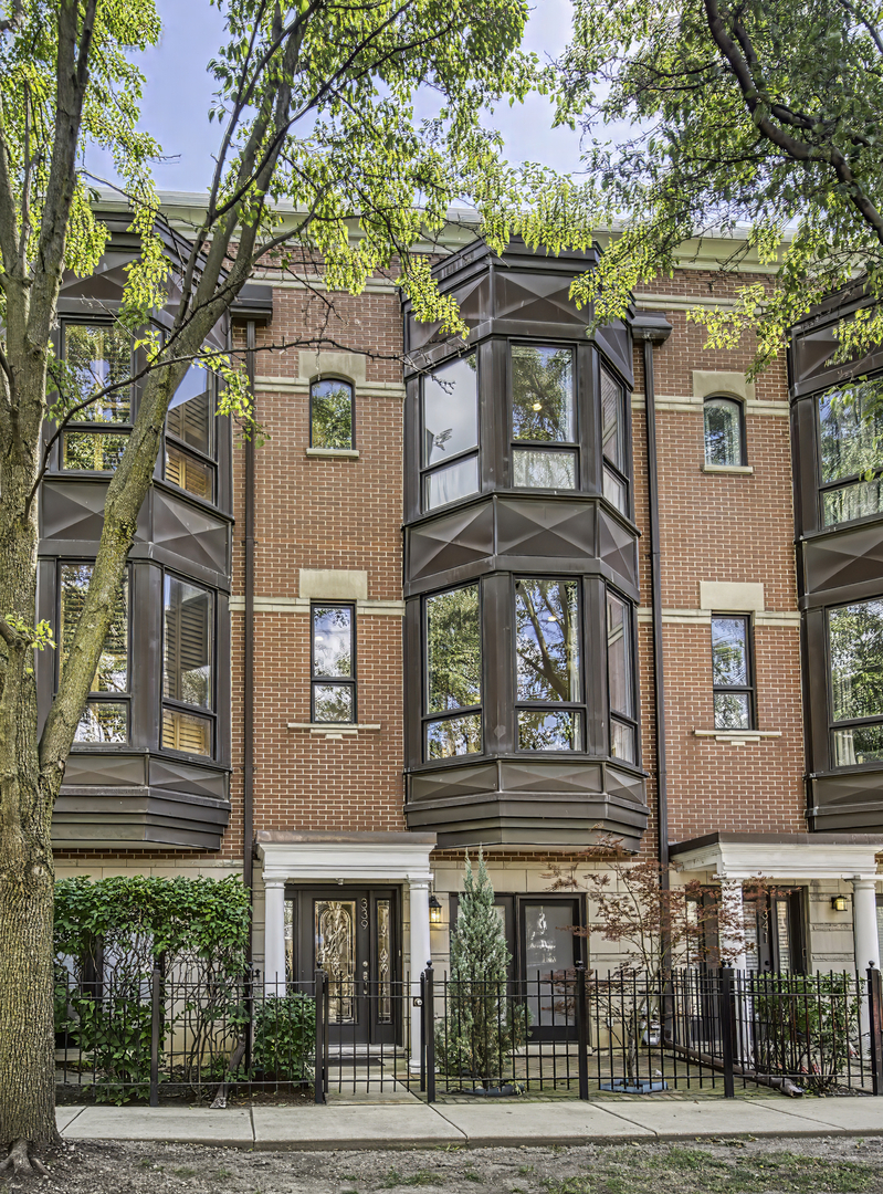 339 W SCOTT Street Property Photo 1