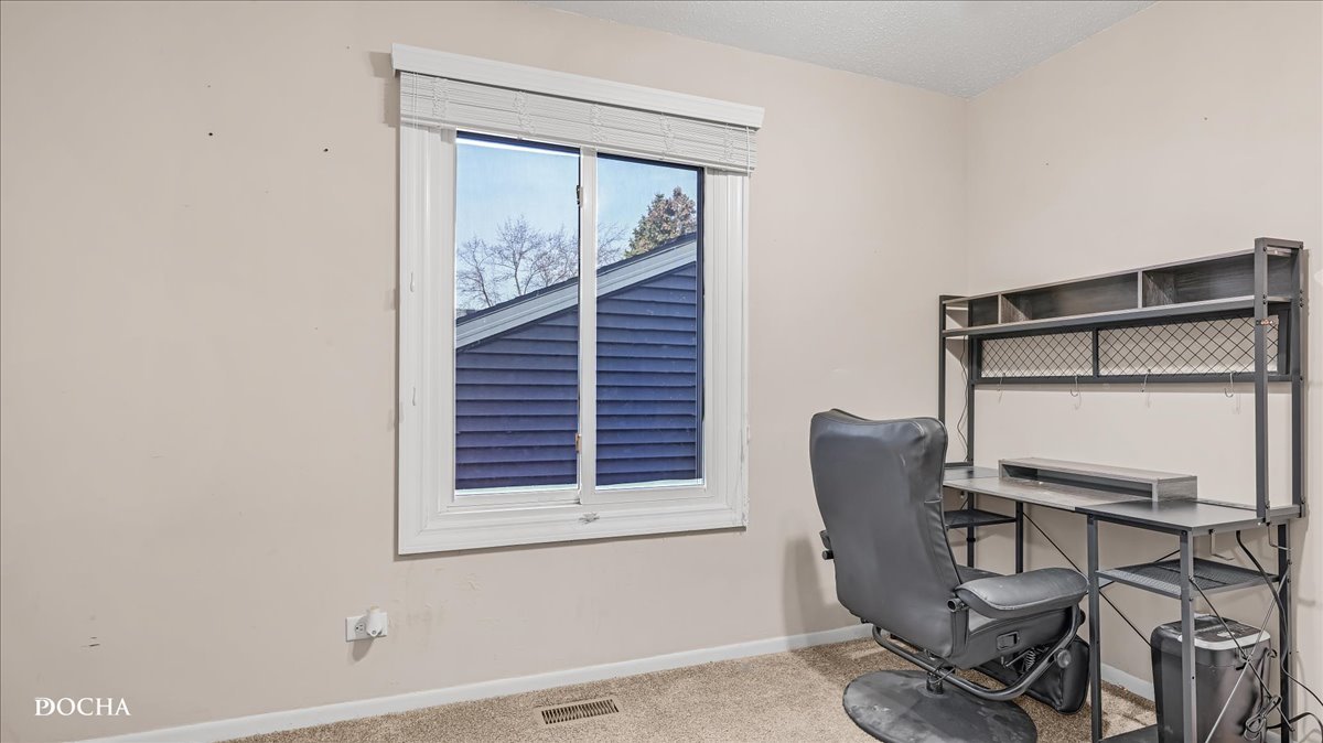 30w021 Danbury Drive Property Photo 7