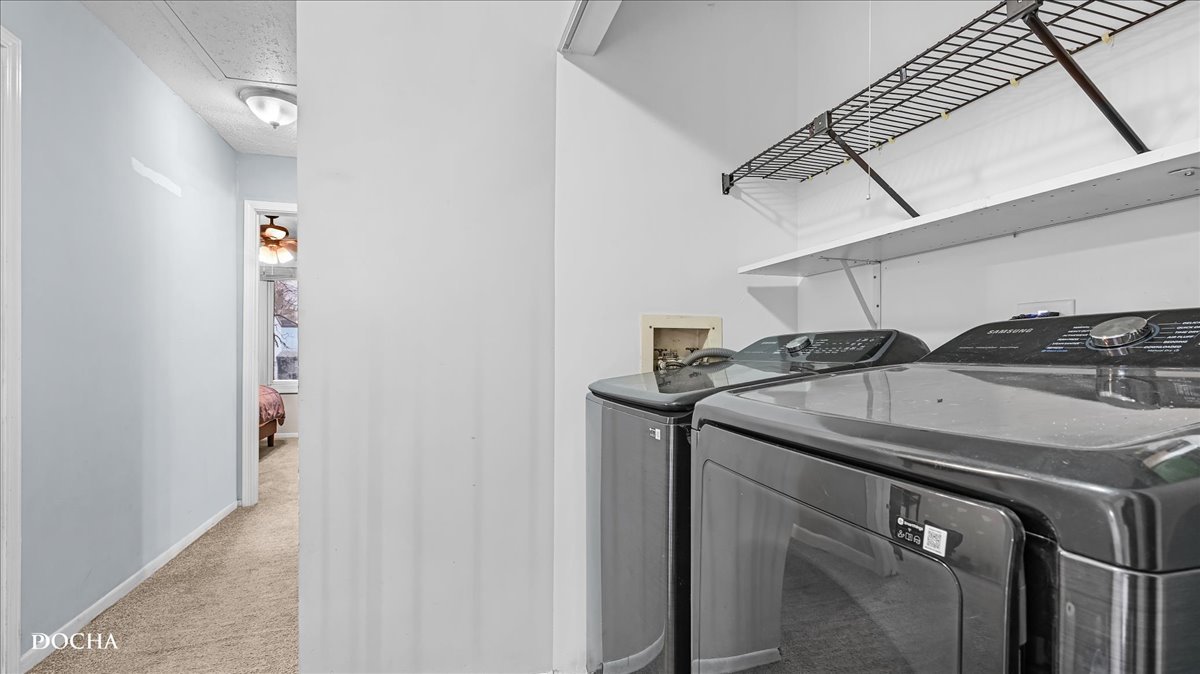 30w021 Danbury Drive Property Photo 9