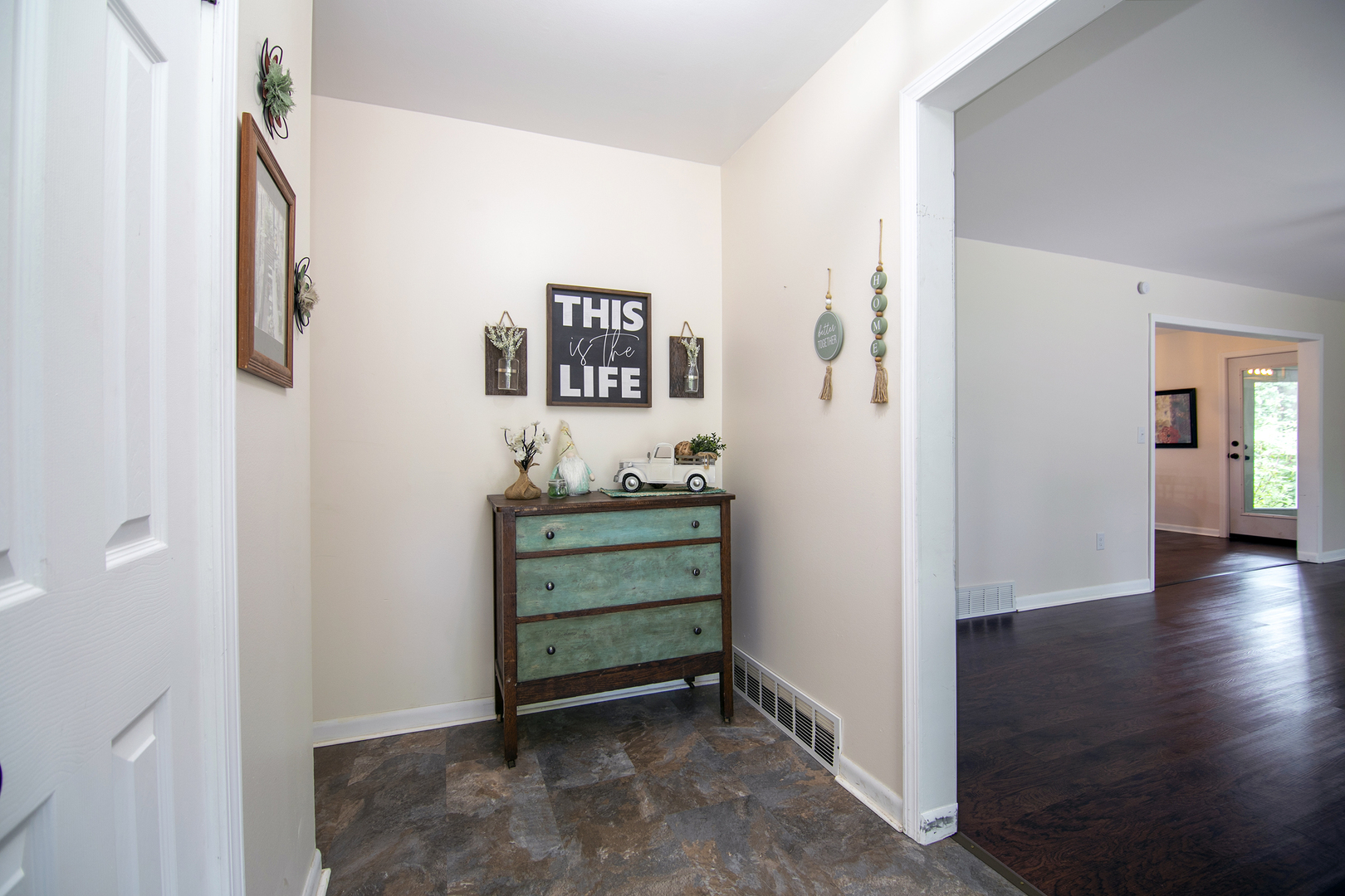 22 Erin Lane Property Photo 8