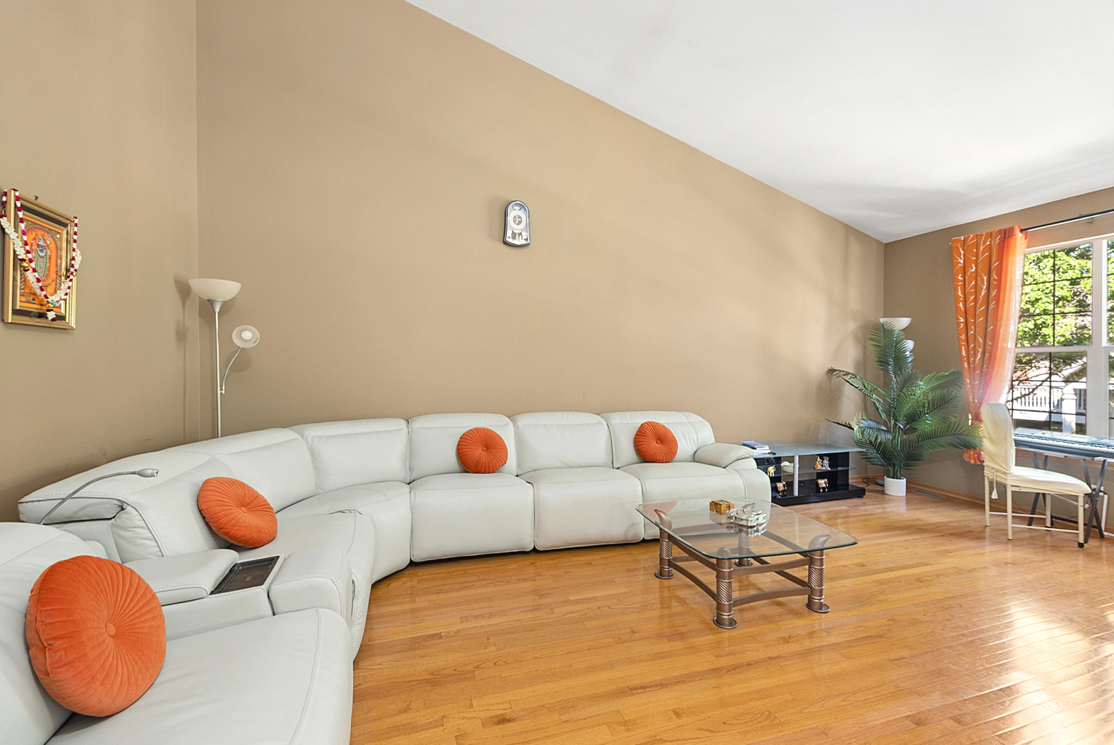 9411 Albany Court Property Photo 3