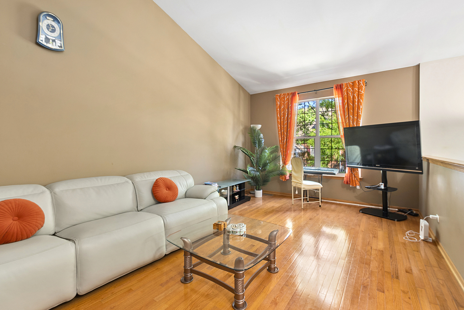 9411 Albany Court Property Photo 4