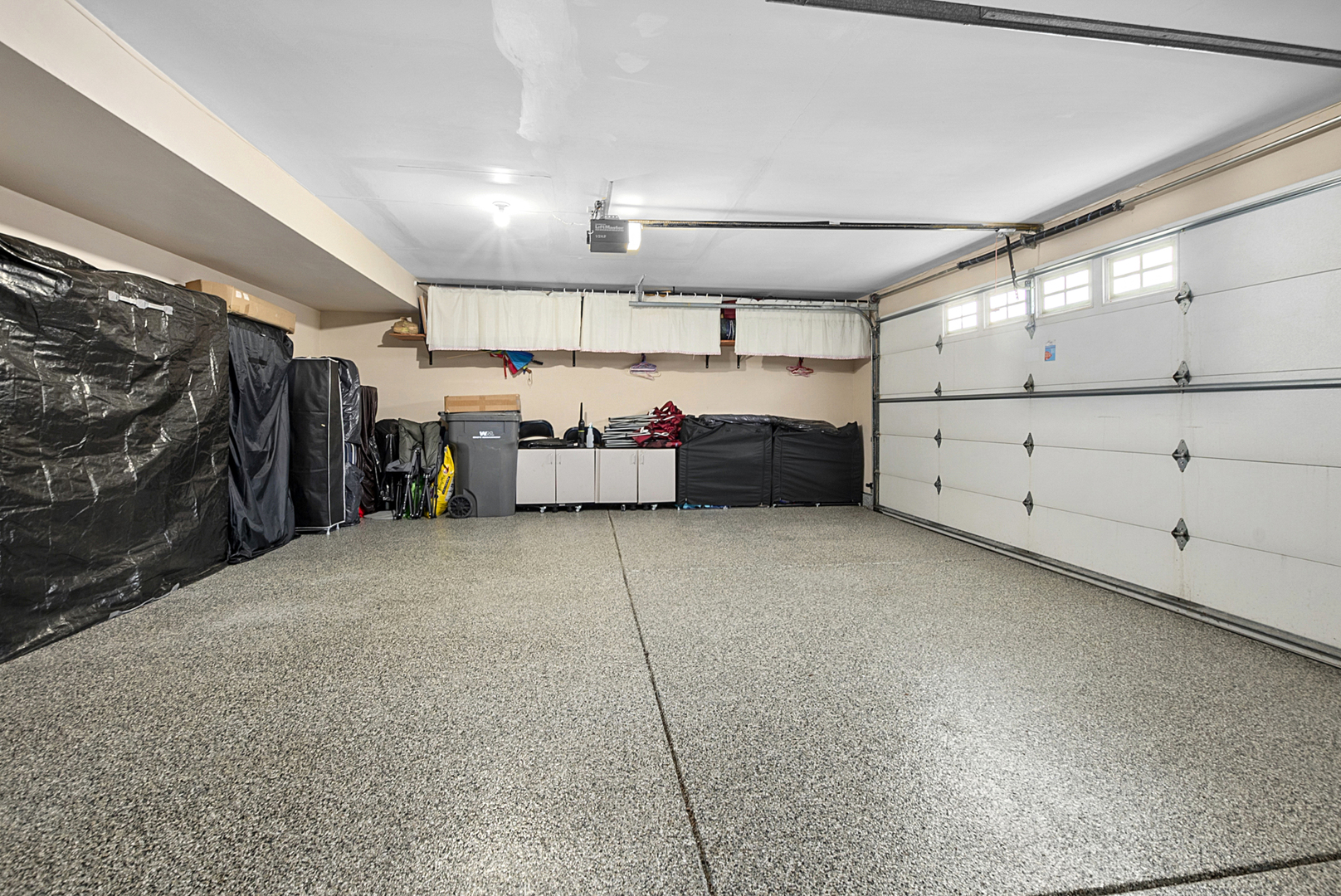 9411 Albany Court Property Photo 18