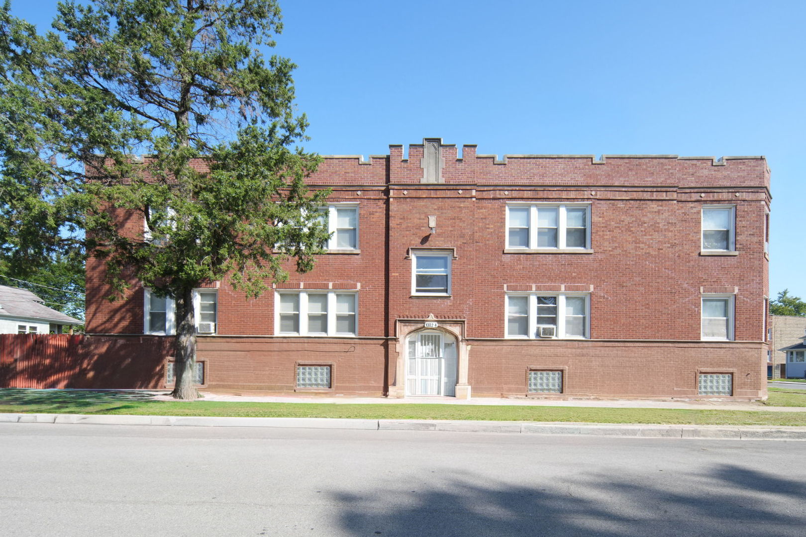 1302 W 98th Place Property Photo 2