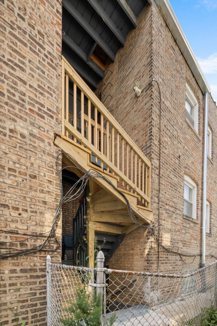 1302 W 98th Place Property Photo 29