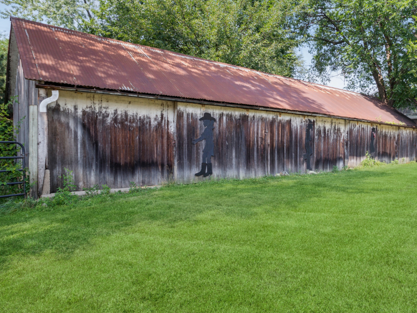 20w561 Army Trail Boulevard Property Photo 3