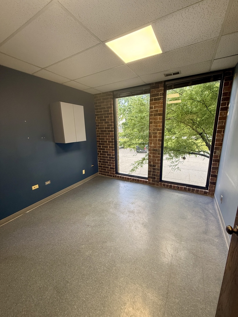 7800 W College Drive Property Photo 11