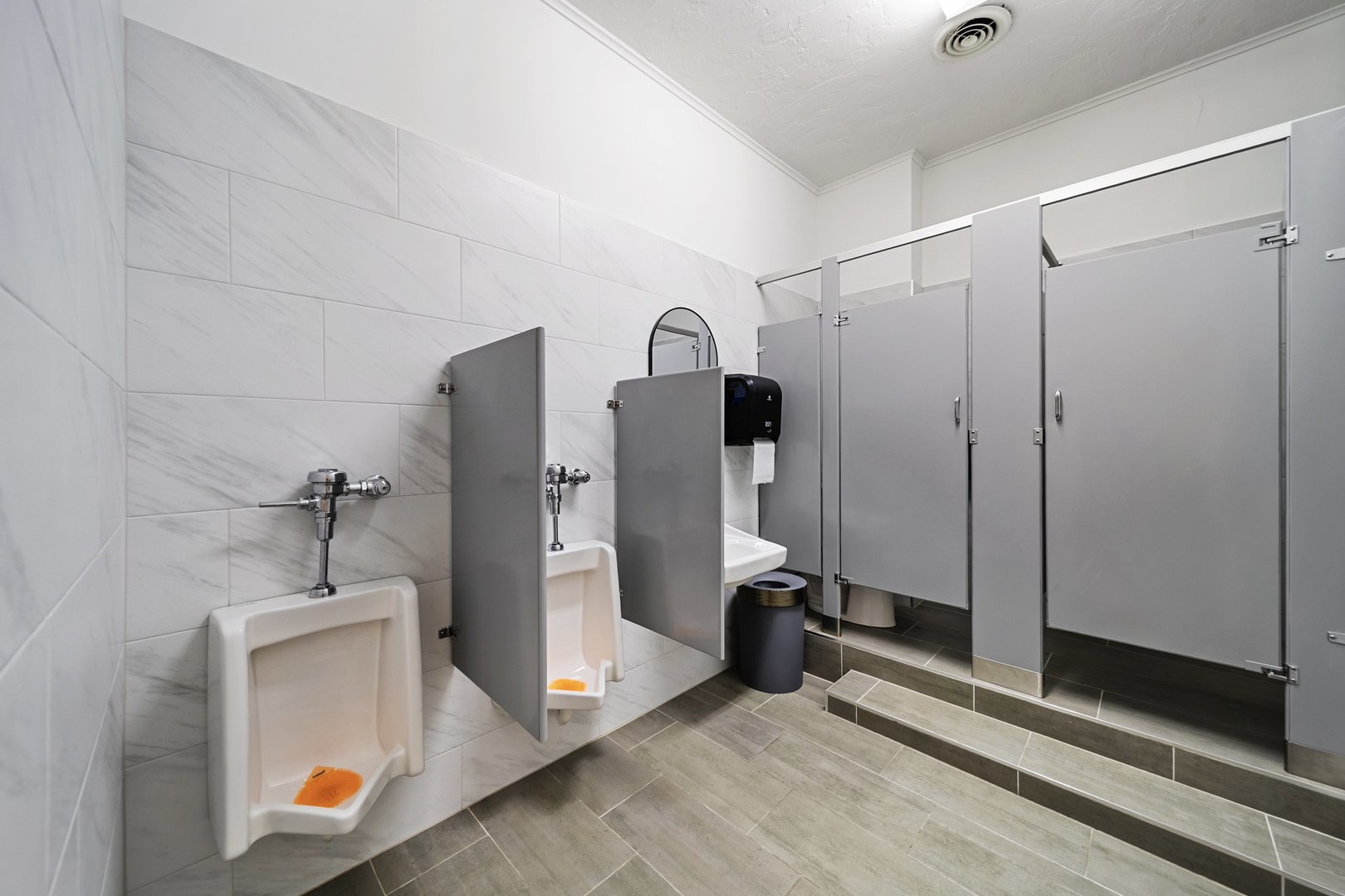 6155 W Fullerton Avenue Property Photo 15