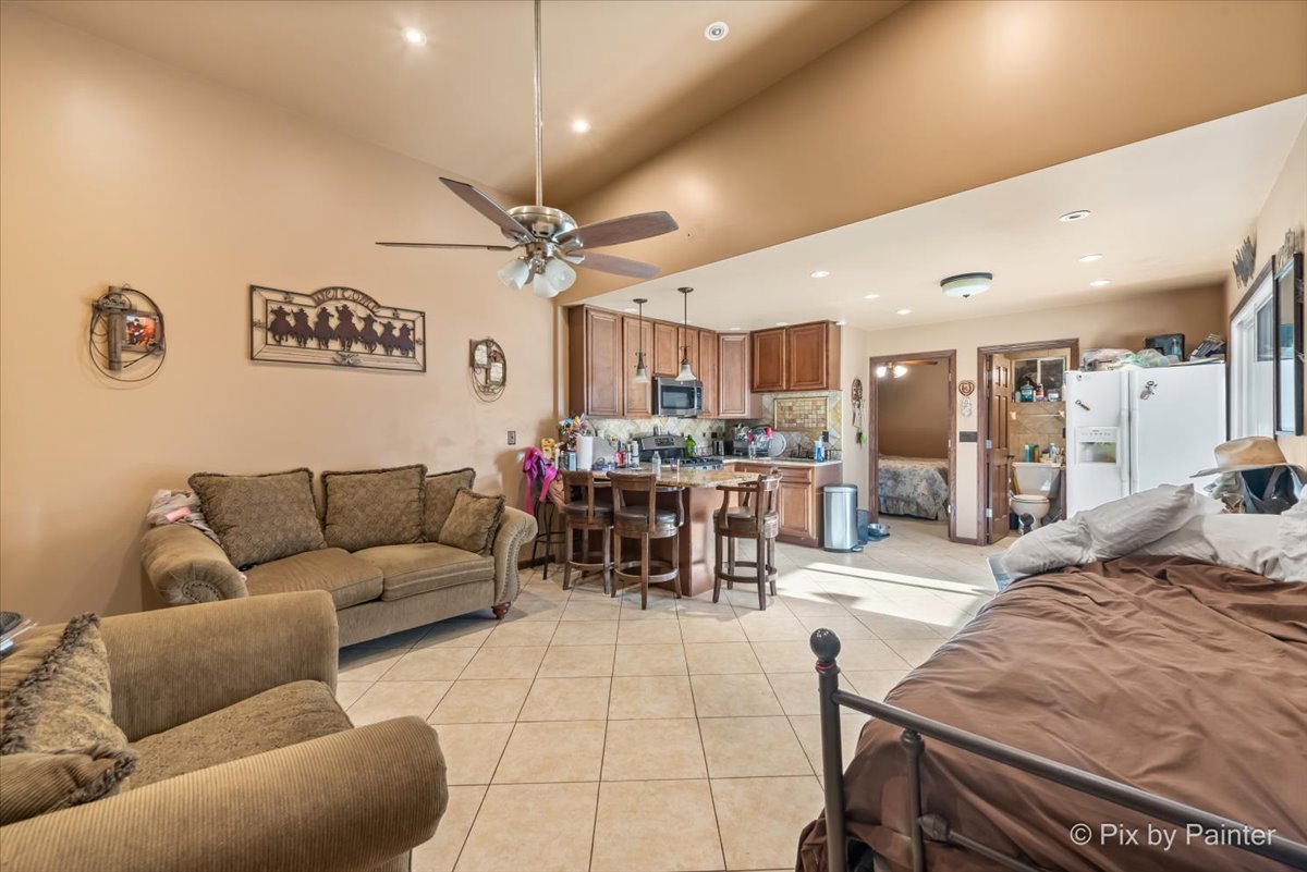 5n487 County Line Road Property Photo 3